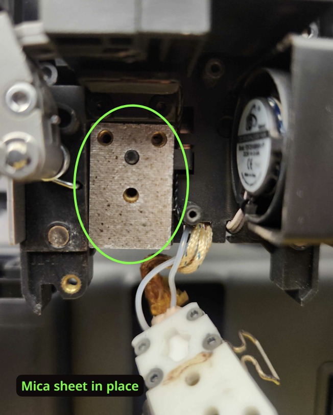 Hotend install, step 1: supplied installation photograph - photo 1